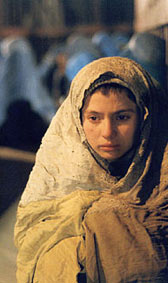 Заснет в Кабул, с актьорски състав изцяло от непрофесионалисти, “Осама” е първият филм . . .