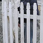 Старец брани с нож имота си от груб строител