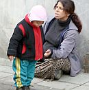 Българите са милостиви и дават за дете, парите обаче отиват за други