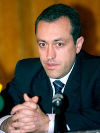 Конкретни предложения за сделки не са отправяни към никого и такива не може да има, каза Найденов