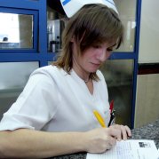 Медсестрите бягат от България, Гайдарски им обеща високи заплати