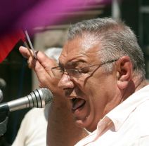 Желязко Христов на трибуната на поредния митинг