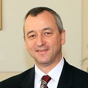 Пирински оправда 43% ръст на депутатската заплата