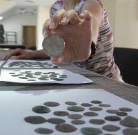 Връщат монети на иманяри незаконно
