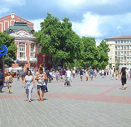Бели петна в центъра разтревожиха варненци