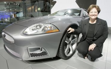 Новият Jaguar XKR