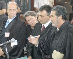 Адвокатският екип - Гатев, Йелнъзов и Бизанти