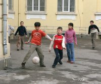 Училища спират стачката, деца учат по час на ден