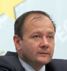 Михаил Миков предлага към заплатите да вървят и обичайните добавки