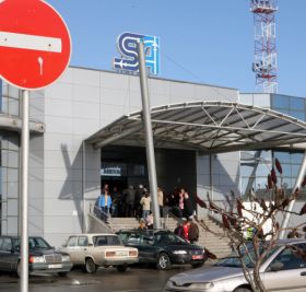 Видимо на софийското летище обаче няма подобрение в почистването