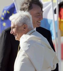 Папа Бенедикт XVI в родната Германия