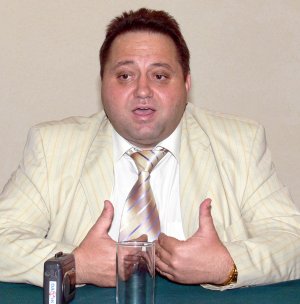 Шефът на БЛС обвини касата в корупция