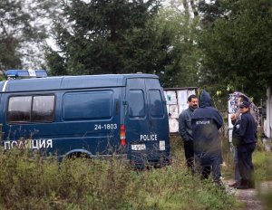 Мъж се запали на гроба на майка си