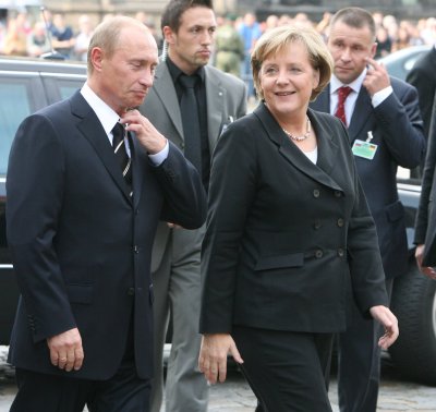 Меркел – най-популярна, Буш и Путин - последни