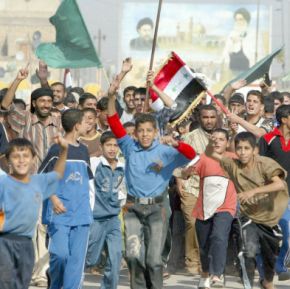 Шиите се радват след смъртната присъда на Саддам Хюсеин