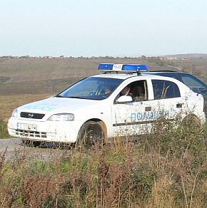 Водач блъсна челно полицейски автомобил