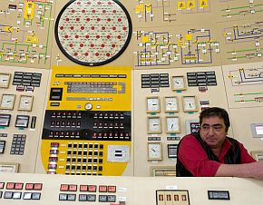 Контролният център на реактор 3 в АЕЦ Козлодуй