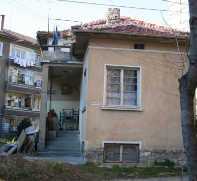 Къщата, където е живяла Михаела с баба си