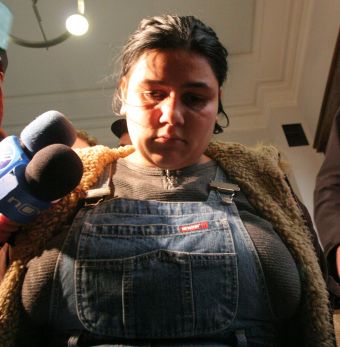 Държат майката Стоилка далеч от пребитите от нея деца