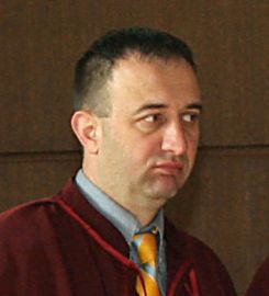 ”Клиенти” заплашиха висшия прокурор Василев