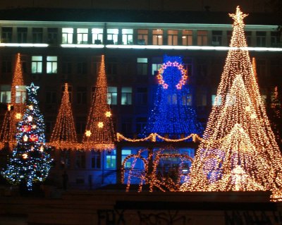 Варна блести с новогодишни светлини