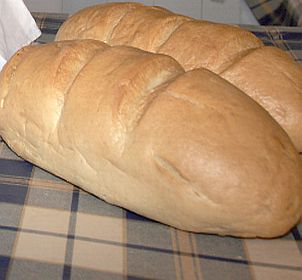 Големите хлебопроизводители искат РИОКОЗ да провери условията на работа и суровините във всички фирми, които продават евтин хляб