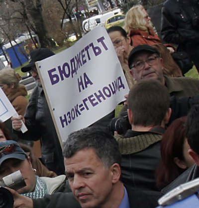 Лекарите искат оставката на зам.-министър и шеф на НЗОК