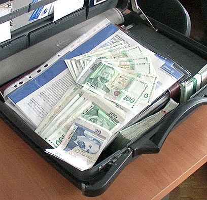 Банков служител изнасял в продължение на две години парите в чанта (Снимка архив)