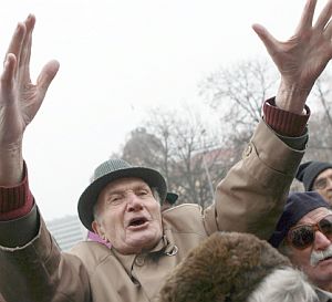 220 лв. минимална заплата, 2000 лв. осигурителен таван, засега