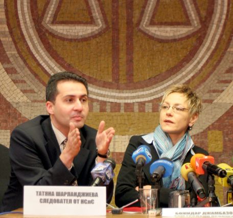 Прокурорът Божидар Джамбазов и следователката Татяна Шарланджиева, докато бяха от едната страна на разследването