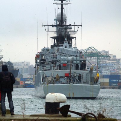 България е готова да участва в прилагане на оръжейното ембарго над Либия с фрегатата ”Дръзки”