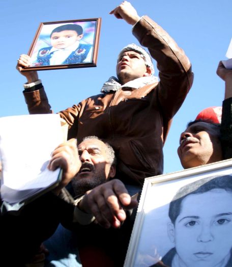 Протест на близки на болните деца пред съда в Триполи
