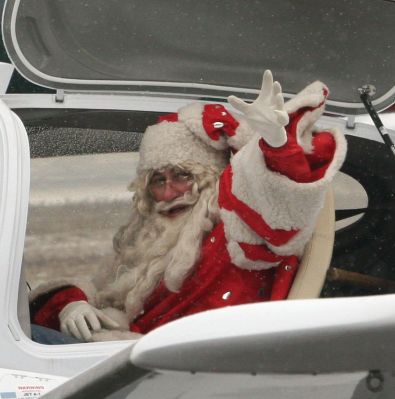 Дядо Коледа отдавна е в България