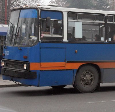 Пребиха шофьор на тролейбус след лека катастрофа