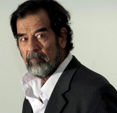 Либия издига паметник на Саддам като бесилка