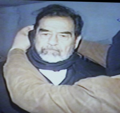 Местят гроба на Саддам Хюсеин заради масово поклонение