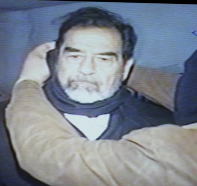 Задържаха човека, записал екзекуцията на Саддам