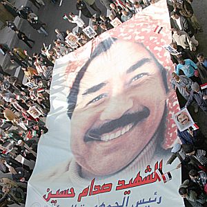Въпреки протестите Ирак ще обеси приближените на Саддам