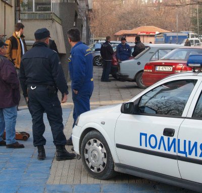 Маскиран стреля по адвокат в центъра на Бургас