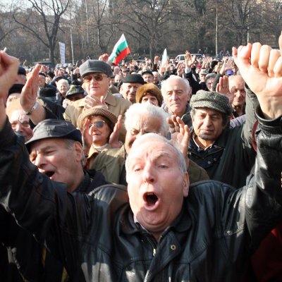 37,9% от българите тъгуват по соцсистемата
