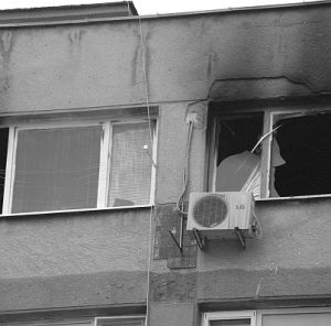 2 апартамента на последния етаж са непригодни за живеене след пожара