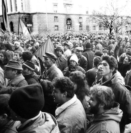 4.02.1997 - в очакване на решението на правителството