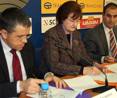 Абаджиев и Мозер подписват за обща листа с ГЕРБ  за евродепутати