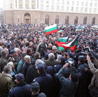 Гневните протести на пенсионери в България ще продължават