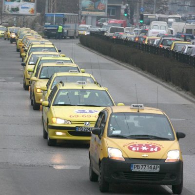 Такситата ”скачали”, но с 20-30%