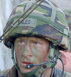 Принц Хари начело на бронирана единица в Ирак