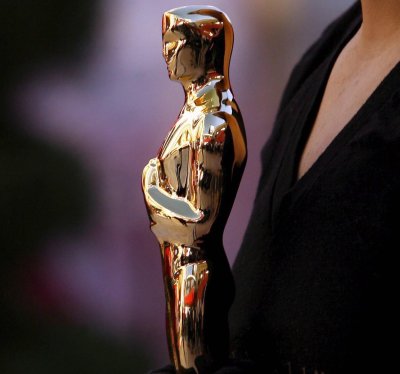 Решението идва след едноседмична вълна от критики и призиви за бойкотиране на Оскарите
