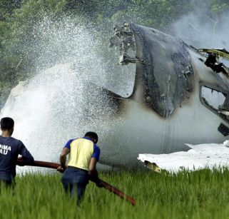 Българин не оцеля в самолетна катастрофа до Манила