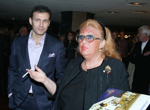 Собственикът на изба Карнобат Миню Стайков и Нора Нова