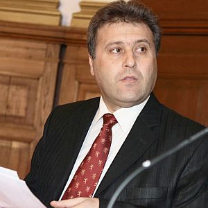 Кабил: Не мога да взема горите на Симеон
